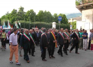 9 giugno 2009 Sindaci della Valle Peligna in corteo a Sulmona 